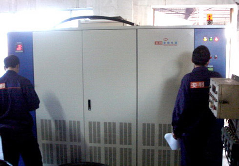 廈門船舶重工股份有限公司2005/12/23 400kVA變頻岸電